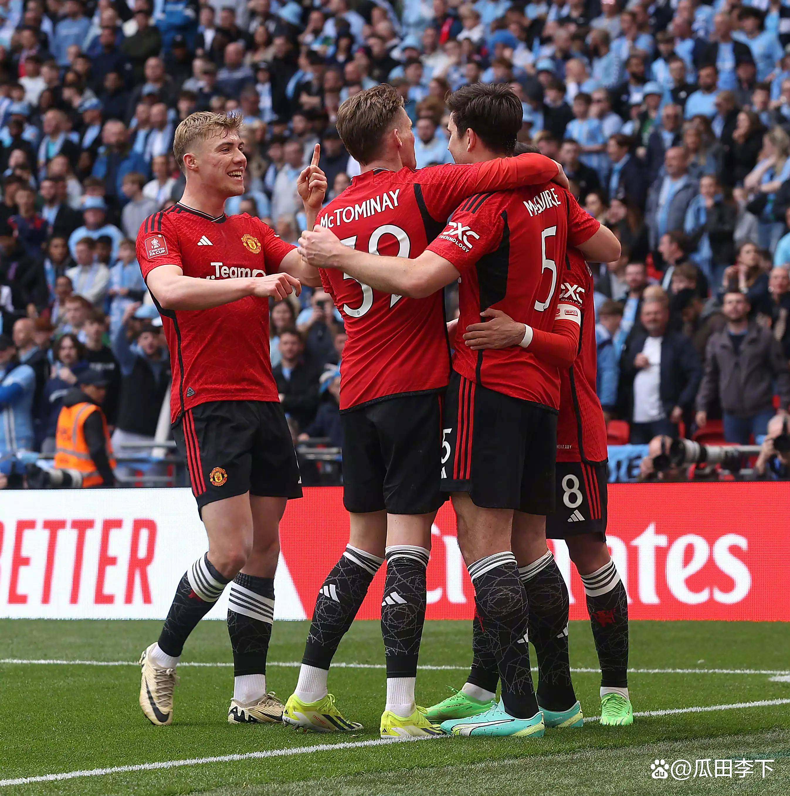 沙巴电竞-转折点！那不勒斯豪取连胜，国王杯清晨攻防权衡，引发热议，更衣室氛围转暖(让德甲升班马8场不败)